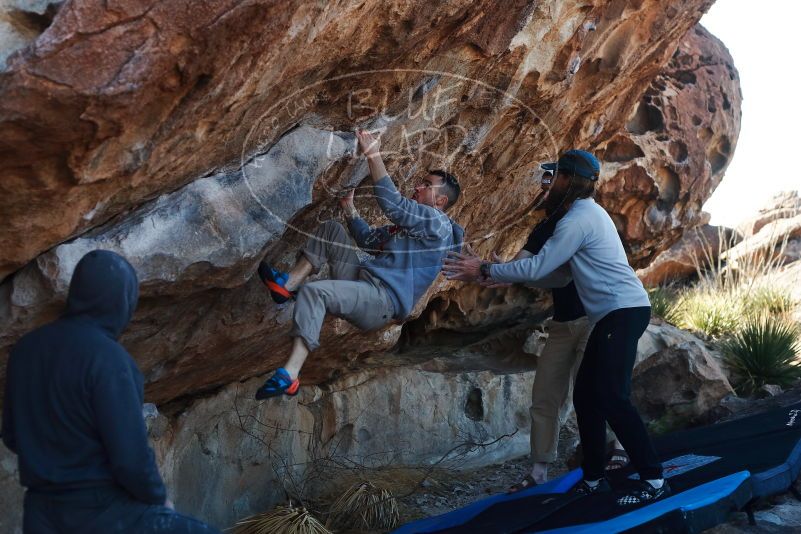 Bouldering in Hueco Tanks on 03/17/2019 with Blue Lizard Climbing and Yoga
Filename: SRM_20190317_1009400.jpg
Aperture: f/4.0
Shutter Speed: 1/400
Body: Canon EOS-1D Mark II
Lens: Canon EF 50mm f/1.8 II