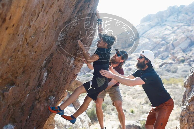 Bouldering in Hueco Tanks on 03/17/2019 with Blue Lizard Climbing and Yoga
Filename: SRM_20190317_1655070.jpg
Aperture: f/4.0
Shutter Speed: 1/320
Body: Canon EOS-1D Mark II
Lens: Canon EF 50mm f/1.8 II