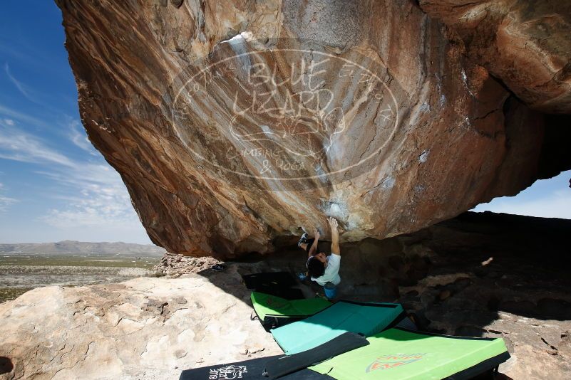 Bouldering in Hueco Tanks on 03/20/2019 with Blue Lizard Climbing and Yoga
Filename: SRM_20190320_1202500.jpg
Aperture: f/5.6
Shutter Speed: 1/250
Body: Canon EOS-1D Mark II
Lens: Canon EF 16-35mm f/2.8 L