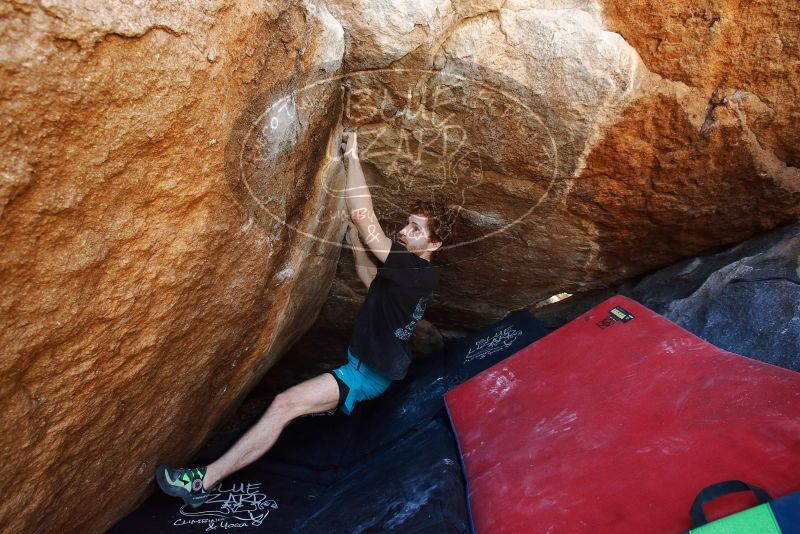 Bouldering in Hueco Tanks on 03/29/2019 with Blue Lizard Climbing and Yoga
Filename: SRM_20190329_1122100.jpg
Aperture: f/5.6
Shutter Speed: 1/200
Body: Canon EOS-1D Mark II
Lens: Canon EF 16-35mm f/2.8 L