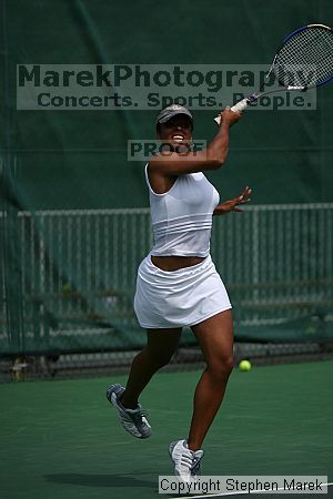 

Filename: img_3487_std.jpg
Aperture: f/2.8
Shutter Speed: 1/4000
Body: Canon EOS DIGITAL REBEL
Lens: Canon EF 80-200mm f/2.8 L