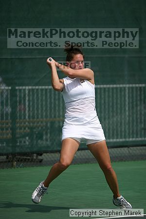 

Filename: img_3383_std.jpg
Aperture: f/2.8
Shutter Speed: 1/4000
Body: Canon EOS DIGITAL REBEL
Lens: Canon EF 80-200mm f/2.8 L