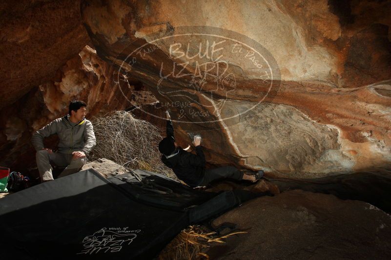 Bouldering in Hueco Tanks on 03/30/2019 with Blue Lizard Climbing and Yoga
Filename: SRM_20190330_1343070.jpg
Aperture: f/5.6
Shutter Speed: 1/250
Body: Canon EOS-1D Mark II
Lens: Canon EF 16-35mm f/2.8 L