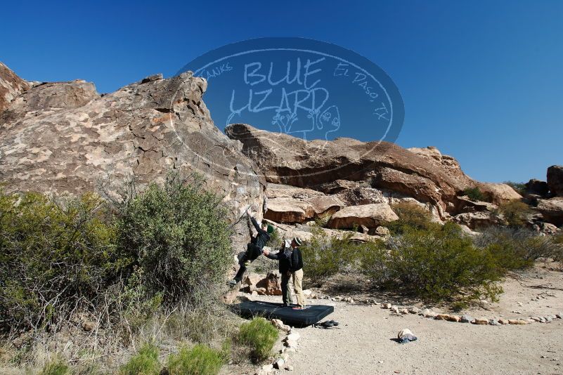 Bouldering in Hueco Tanks on 03/31/2019 with Blue Lizard Climbing and Yoga

Filename: SRM_20190331_1001040.jpg
Aperture: f/5.6
Shutter Speed: 1/160
Body: Canon EOS-1D Mark II
Lens: Canon EF 16-35mm f/2.8 L