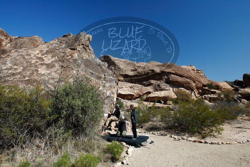 Bouldering in Hueco Tanks on 03/31/2019 with Blue Lizard Climbing and Yoga
Filename: SRM_20190331_1011571.jpg
Aperture: f/5.6
Shutter Speed: 1/160
Body: Canon EOS-1D Mark II
Lens: Canon EF 16-35mm f/2.8 L