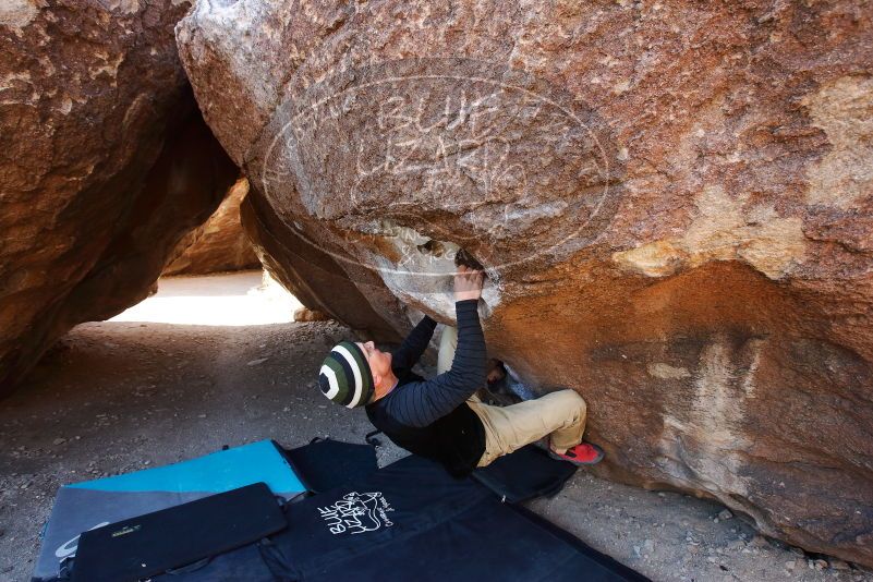 Bouldering in Hueco Tanks on 03/31/2019 with Blue Lizard Climbing and Yoga
Filename: SRM_20190331_1041160.jpg
Aperture: f/5.6
Shutter Speed: 1/250
Body: Canon EOS-1D Mark II
Lens: Canon EF 16-35mm f/2.8 L