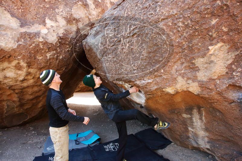 Bouldering in Hueco Tanks on 03/31/2019 with Blue Lizard Climbing and Yoga
Filename: SRM_20190331_1052460.jpg
Aperture: f/5.6
Shutter Speed: 1/250
Body: Canon EOS-1D Mark II
Lens: Canon EF 16-35mm f/2.8 L