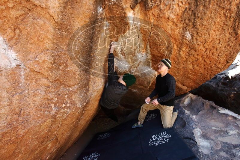 Bouldering in Hueco Tanks on 03/31/2019 with Blue Lizard Climbing and Yoga
Filename: SRM_20190331_1209200.jpg
Aperture: f/5.6
Shutter Speed: 1/250
Body: Canon EOS-1D Mark II
Lens: Canon EF 16-35mm f/2.8 L