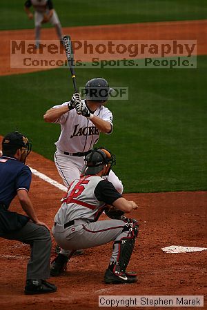 

Filename: img_2666_std.jpg
Aperture: f/3.2
Shutter Speed: 1/1600
Body: Canon EOS DIGITAL REBEL
Lens: Canon EF 80-200mm f/2.8 L