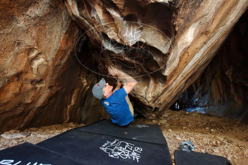 Bouldering in Hueco Tanks on 04/05/2019 with Blue Lizard Climbing and Yoga
Filename: SRM_20190405_1312190.jpg
Aperture: f/4.0
Shutter Speed: 1/80
Body: Canon EOS-1D Mark II
Lens: Canon EF 16-35mm f/2.8 L