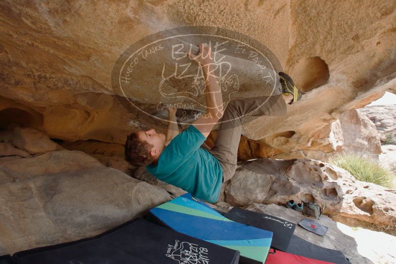Bouldering in Hueco Tanks on 04/13/2019 with Blue Lizard Climbing and Yoga

Filename: SRM_20190413_1152080.jpg
Aperture: f/5.6
Shutter Speed: 1/160
Body: Canon EOS-1D Mark II
Lens: Canon EF 16-35mm f/2.8 L